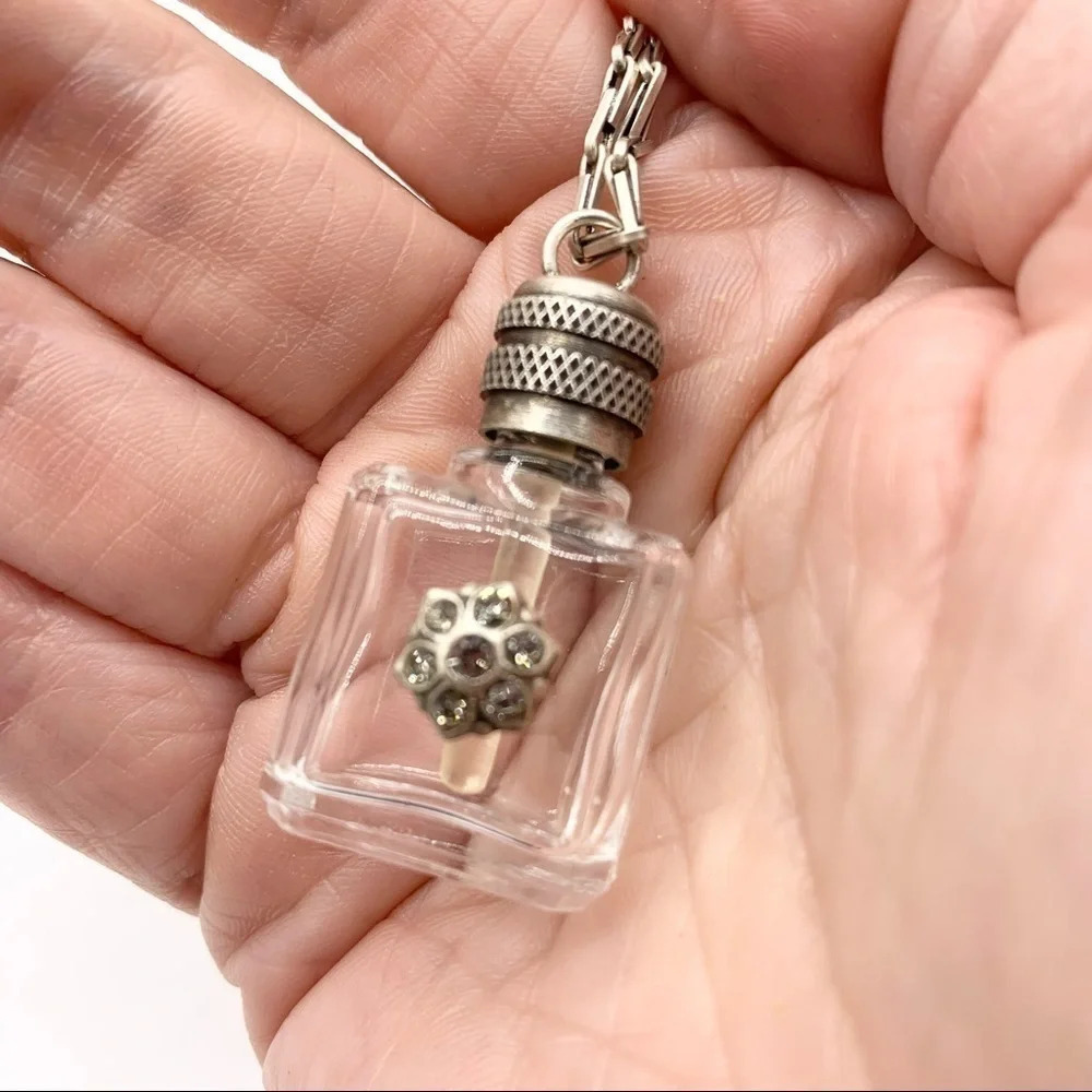 Catherine Popesco La Vie Parisienne Fragrance Scent Bottle Necklace - Picture 2 of 5